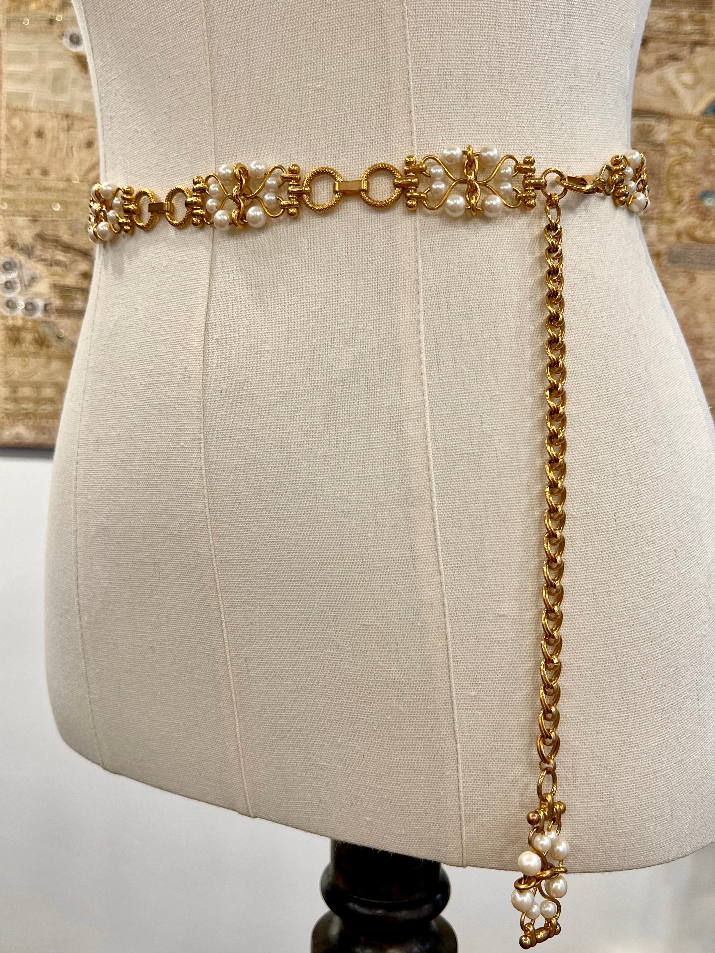ヴィンテージ　パールチェーンベルト SOLD — 1980s Vintage Chain Belt with Pearl Details – HOWIS